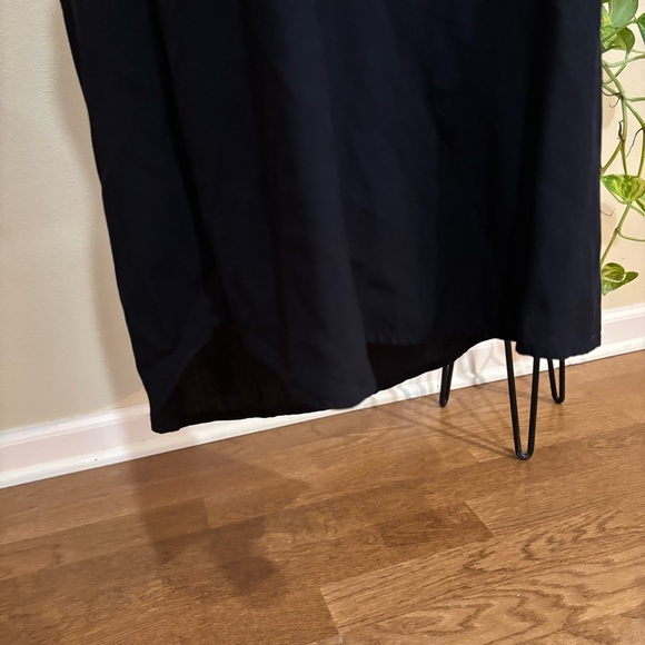 Black Gap V- neck Sleeveless Dress - Picture 3 of 10